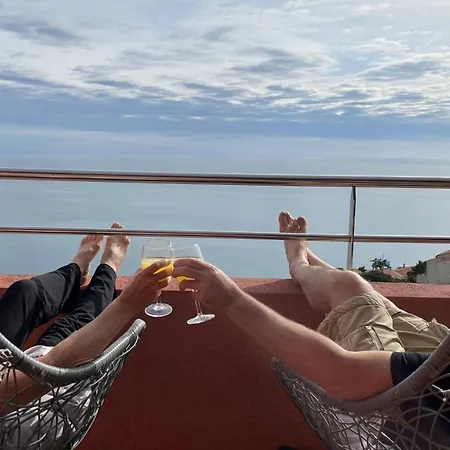 Avec Vue Exceptionnelle Sur Appartement Cerbère